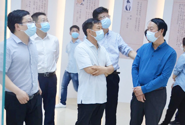 咸宁市委副书记、政法委书记蒋星华莅临jdb电子游戏电工调研指导